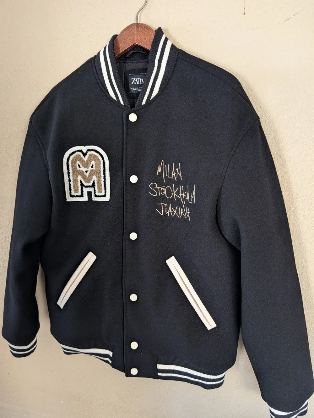 ZARA Milán, Stockholm, Jiaxing varsity jacket Color Black gold Men's Size Medium - Picture 6 of 7